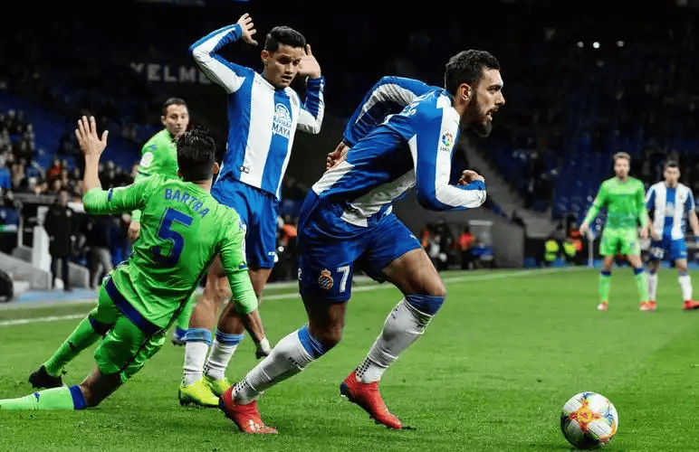 西甲保级VS冲欧!周日009马洛卡VS西班牙人,残阵主场续命,武磊盼登场破局